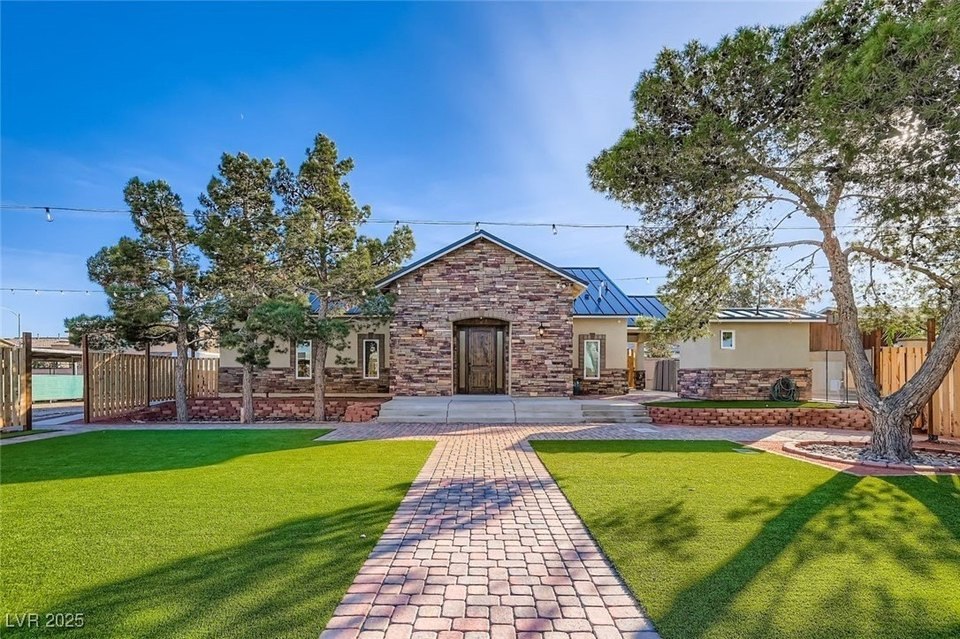 3285 W Pebble Rd, Las Vegas 89139 sold by Tami Jacobson, Las Vegas Realtor