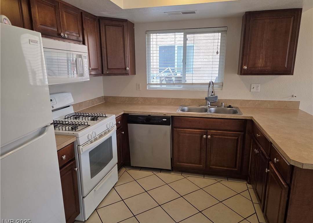 Kitchen at 536 Close Ave, Henderson NV