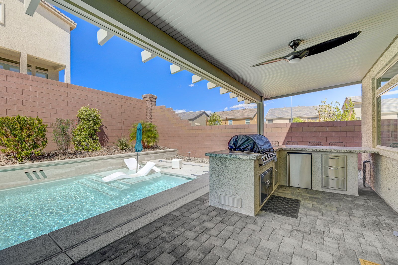 8603 Hallcrest Ct pool and spa